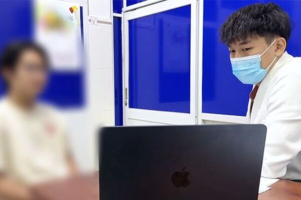 Khi gặp phải biến chứng nguy hiểm, bệnh nhân cần phải khám bác sĩ